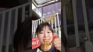 スミニャックの日本食材デリバリーサービス（デリバリ）さんに、出来たてたこ焼き食べに来た！ここのはちゃんとたこ焼きだぞ！なんちゃって銀だことは違う😅 #バリ島ガイド #japanesefood