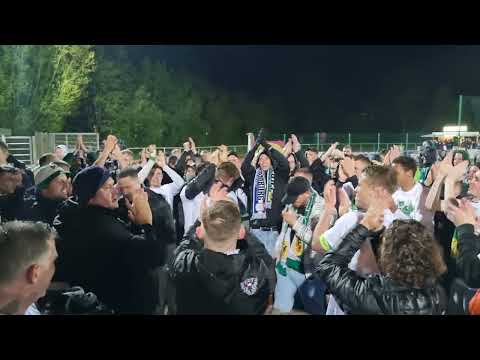 Aufstieg 3. Liga: Fans des VfB Lübeck feiern Erfolgstrainer Lukas Pfeiffer