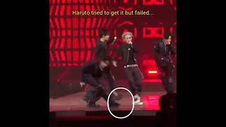 Download lagu Hyunsuk's necklace fell off, haruto tried to pick it up but couldn't #hyunsuk #haruto #junghwan mp3