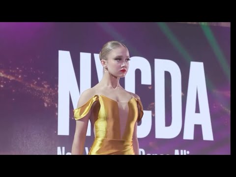 Izzy Howard - Over It. Scene