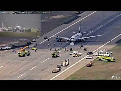 Time-lapse : Removing WestJet 737-8 from St Maarten SXM Runway 9/8/2025