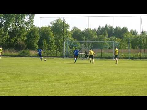 Kolejarz Knapy - KS Żupawa (03.05.0218) rzut karny dla Knap, gol na 1-0
