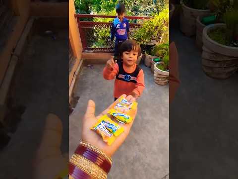 Laddu toffee candy🤪😜😜😝😝🤤🤤🤤🤤🤤🤤#areitanakoipagalnahosake #kidssmeilosm #mainenibhayahaikarkedikhayahai