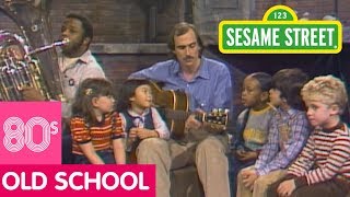 Sesame Street: James Taylor and Kids sing Jellyman Kelly