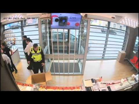 Daylight robbery: Fake police enter Bradford jewellery shop