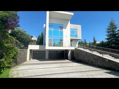 Vila s panoramatickými výhľadmi a privátnym wellness v uzatvorenej časti Koliby