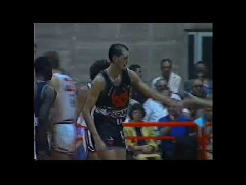 1989/1990 - Sport - Stefanel Trieste immagini dell'anno della promozione in A1