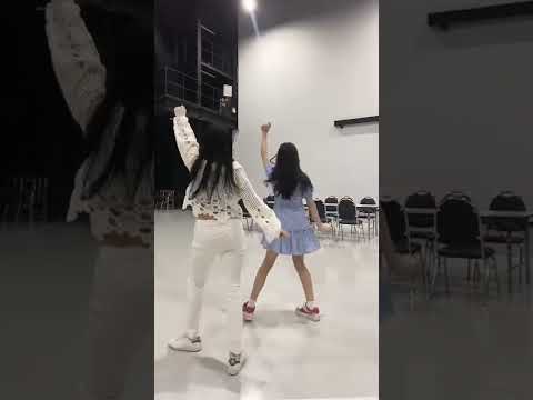 Cherprang & Monet bnk48