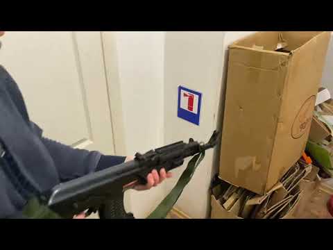 Самий дешевий страйкбольний автомат cm520 Cyma - стрільба в коробку