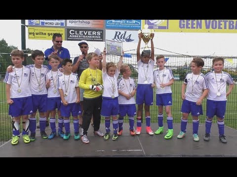 03.06.2017 F-Jugend Fussballturniere in Kerkrade.  Finale und Auszeichnung 0 -3 fuer SG Kaarst F1