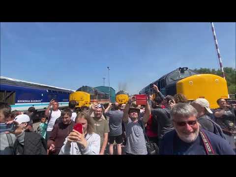 37218 37402 37419 37425 thrashing for 10 minutes at Gresty Bridge Open Day - 16 07 2022