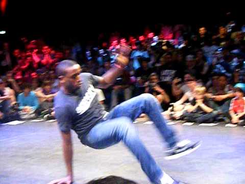 LIL G & LAMINE VS THESIS & KEEBZ - FINAL || WORLD BBOY CLASSIC 2010