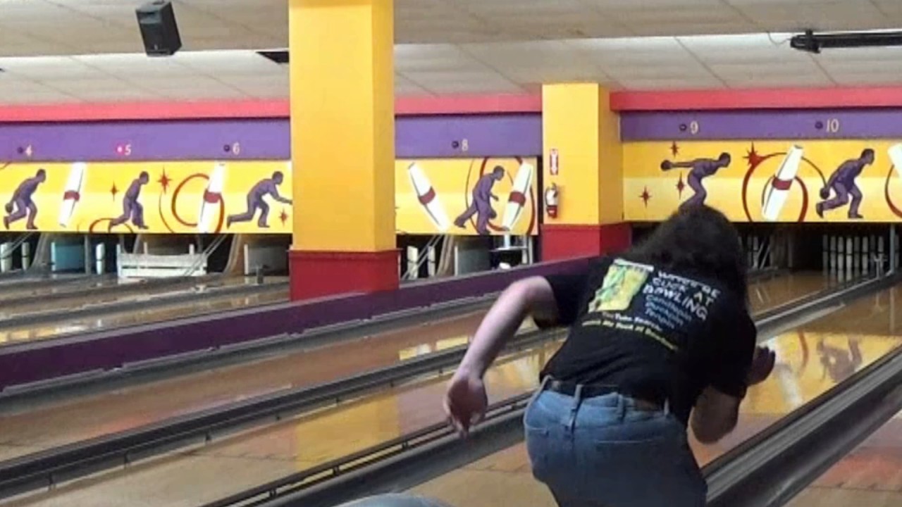 =EPIC FAIL= Classic Bowl-Mor Candlepin Pinsetter Breaks On-Camera.