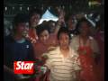 Chap Goh Meh Orange Throwing - YouTube