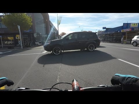 Driver Fails To Look 2018-04-19