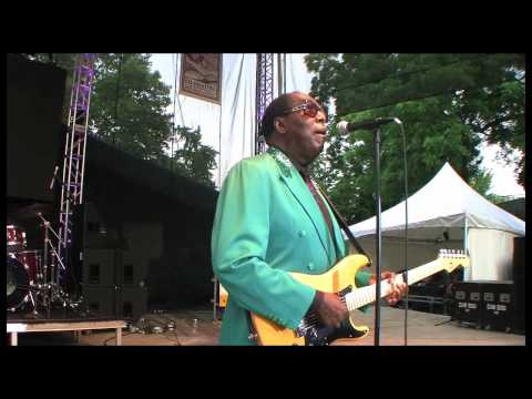 Clarence Carter - "Slip Away"