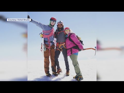 Once-paralyzed man climbs to the top of a mountain in Oregon