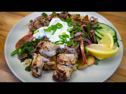 REZEPT: Hähnchen Souvlaki Spieß auf Pita Brot | Rezeptvideo by Bernd Zehner