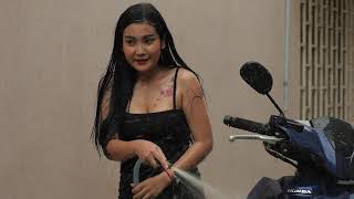 Download lagu Beautiful Single Mom Washing Motorbike | Daily Life Beautiful single mother Work hard mp3 Download lagu Beautiful Single Mom Washing Motorbike | Daily Life Beautiful single mother Work hard mp3