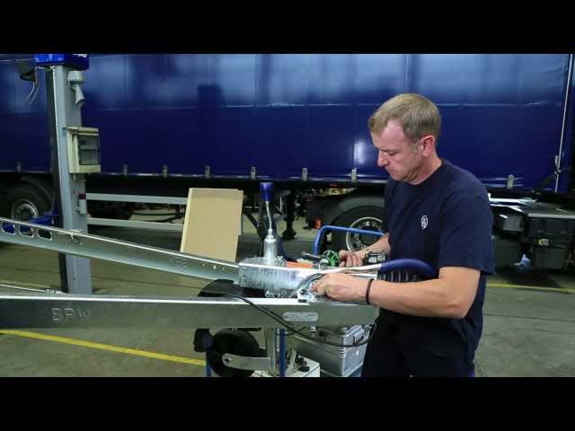 Change of BPW overrun damper and ball hitch Change of BPW overrun damper and ball hitch