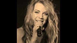 Nikki - How to Break a Heart (ACOUSTIC)