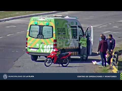 Otro accidente vial que captan las cámaras de seguridad en Centenario y 516