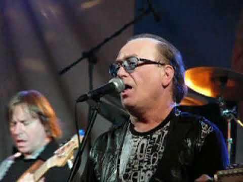 OLYMPIC - Jsem tak línej, 1.10. 2004 ve Znojmě na náměstí T.G.M. - 1/2