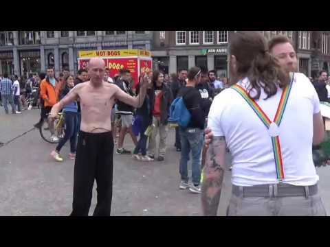 Street Performer attacks on dam square Amsterdam