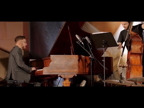 Pawel Kaczmarczyk Trio: Paderewski goes jazz (live)