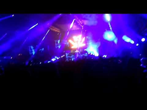Avicii - "Hang with Me" into "Teenage Crime" at Nocturnal Wonderland Day 1: 9-23-11
