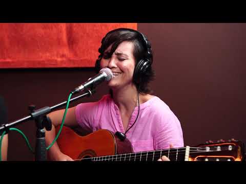 Sobreviviéndote -  Claudia Ponjuán y la Onda Radioactiva (Guarevel Sesiones)