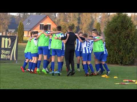 Radość młodzików Jedności po wygranym meczu z 1.FC Chronstau-Chrząstowice