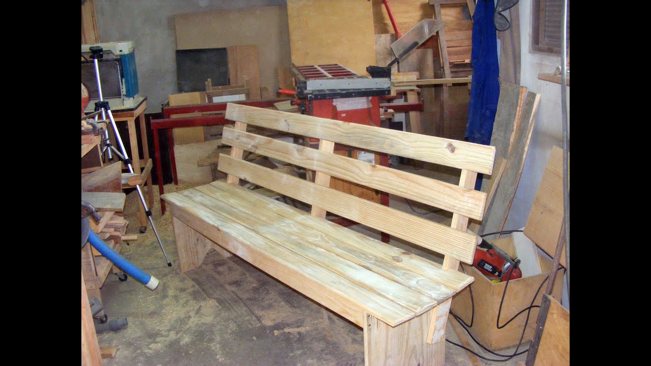 Watch Now Banco de Jardim feito com resto de madeira. Banco de Jardim feito com resto de madeira.