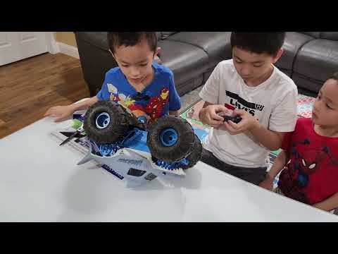 Monster Jam Megalodon STORM RC Monster Truck Toy Review with Raiden - Unbox, Play and Have Fun