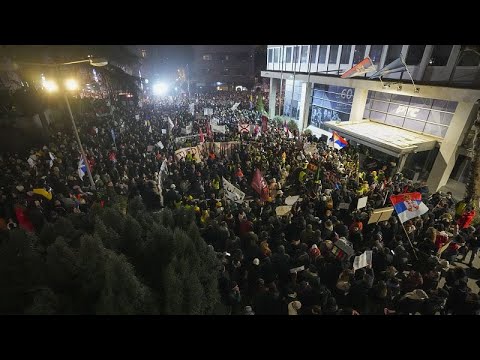 Belgrad: Tausende demonstrieren gegen staatliches Fernsehen
