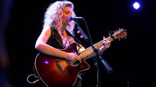 Tori Kelly - &quot;Suit &amp; Tie&quot; (Live Acoustic at Lincoln Hall in Chicago) HD