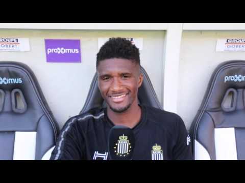 Black or White ? Clinton Mata