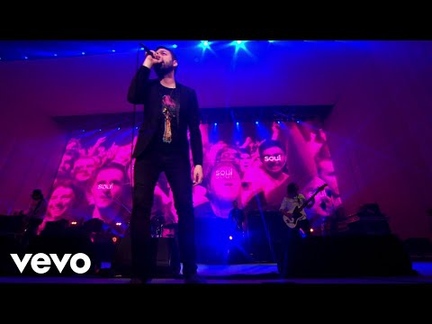 Kasabian - L.S.F. (live in leicester)