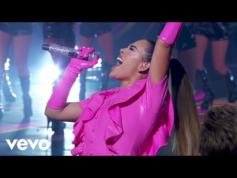 Danna Paola - Mala Fama (En Vivo Desde La Academia)
