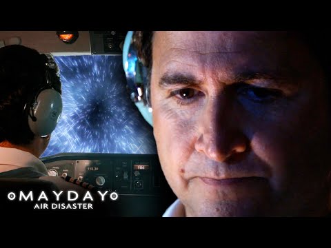 Falling From The Sky | FULL EPISODE | Mayday: Air Disaster