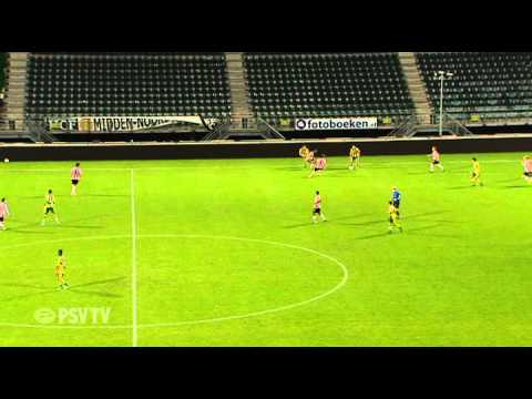 Reis schiet PSV in blessuretijd voorbij Jong ADO