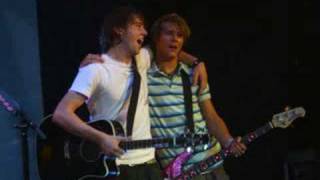 McFly - I kissed a girl