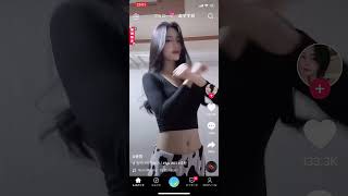 スタイルいいエロい韓国むちむち女性