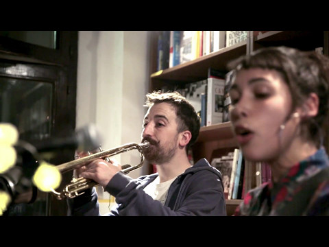 #01 In Between Books: Helado Infinito