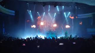 AMON AMARTH - Intro Run to the Hills - Raven&#39;s Flight at Hollywood Palladium