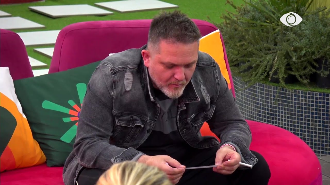 Nis sfida e shotsave/ A ka konsumuar ndonjëherë drogë Juli?