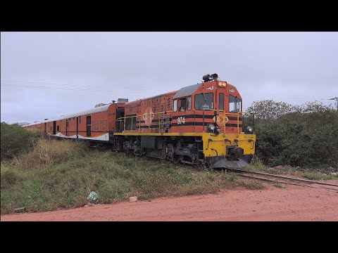 Expreso oriental saliendo rombo Santa Cruz desde Paradero- Suárez Arana, Puerto Suárez.