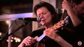 Sylvie Simmons - Rhythm of the Rain