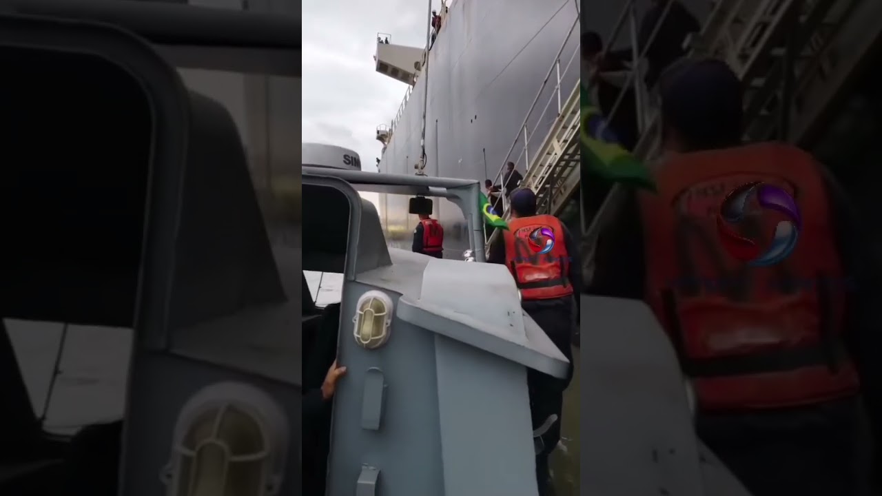 Quatro tripulantes são resgatados após naufrágio de embarcação que saiu de guarujá.