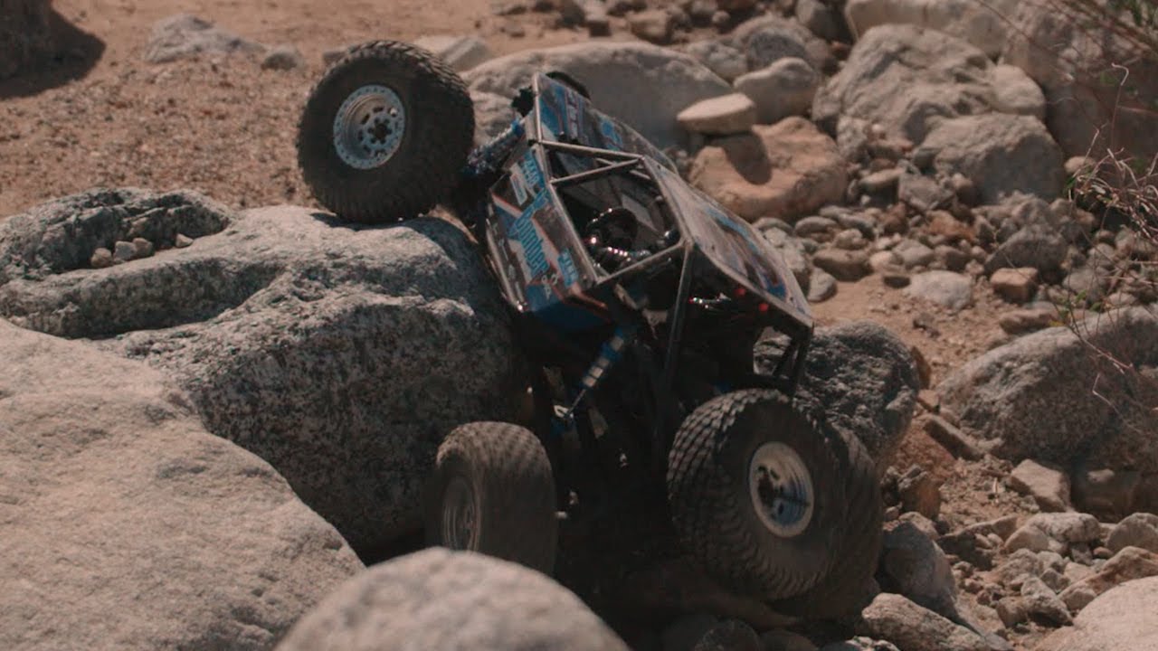 Axial RR10 Bomber 2.0 4WD 1:10 RTR šedý